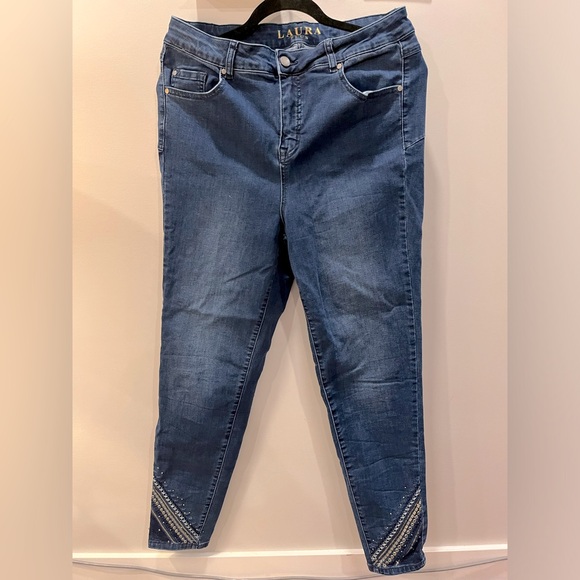 Embellished Stretch Jeans - Picture 1 of 7